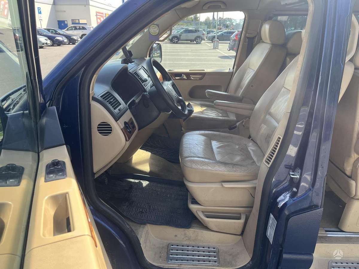 Volkswagen Multivan - 9