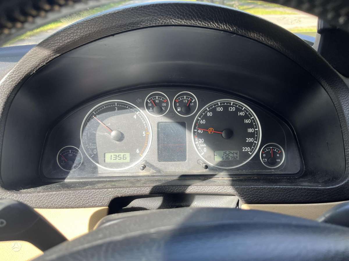 Volkswagen Multivan - 10
