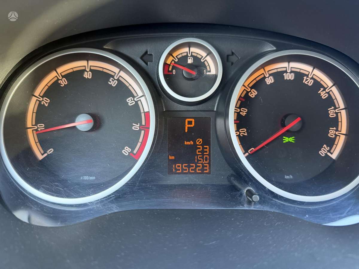 Opel Corsa, 1.4 l., Хэтчбек
