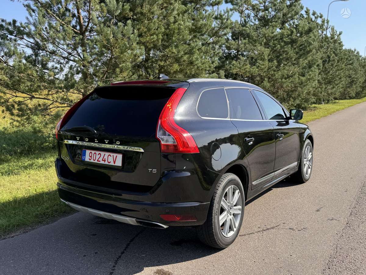 Volvo XC60, 2.0 l., off-road / crossover