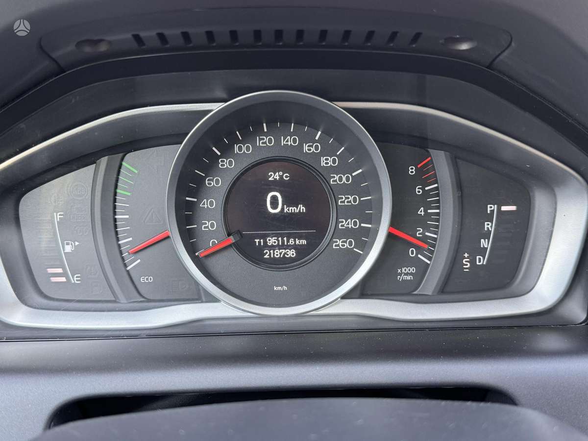 Volvo XC60, 2.0 l., off-road / crossover