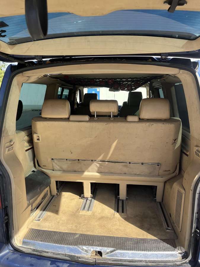 Volkswagen Multivan - 4