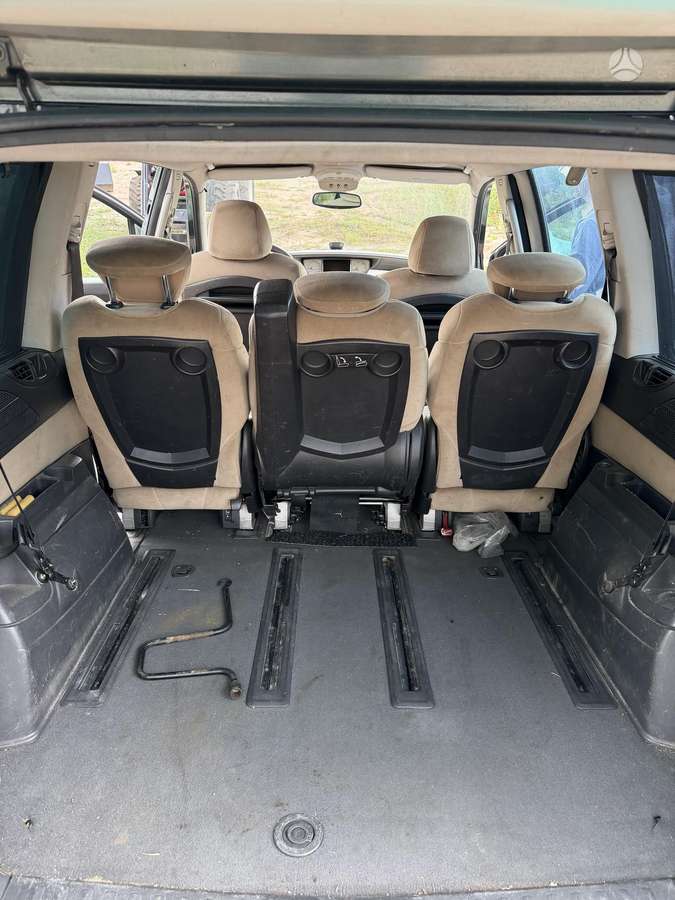 Peugeot 807 - 9