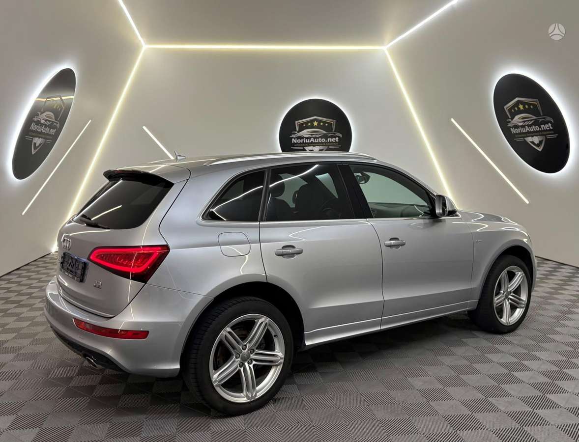 Audi Q5, 3.0 l., off-road / crossover