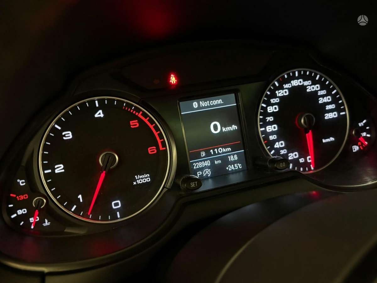 Audi Q5, 3.0 l., off-road / crossover