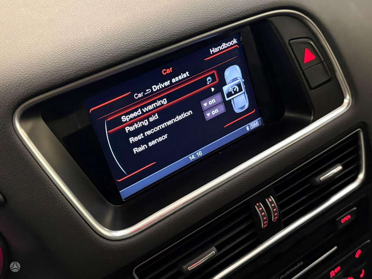 Audi Q5, 3.0 l., off-road / crossover