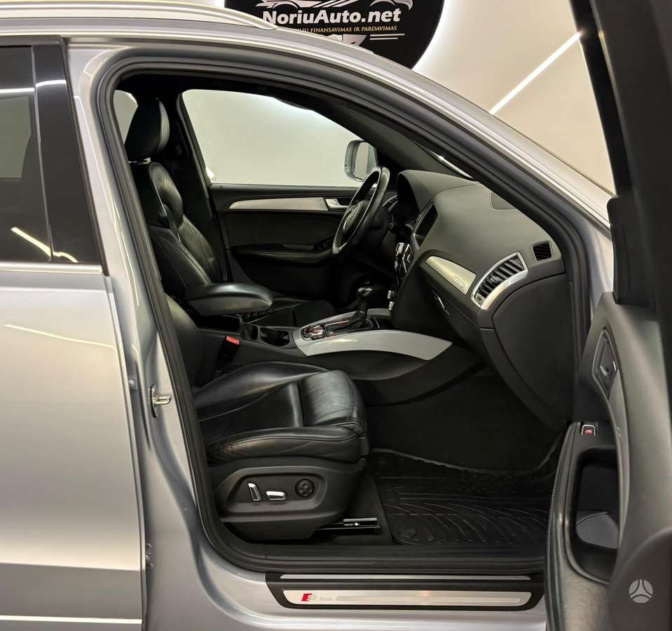 Audi Q5, 3.0 l., off-road / crossover