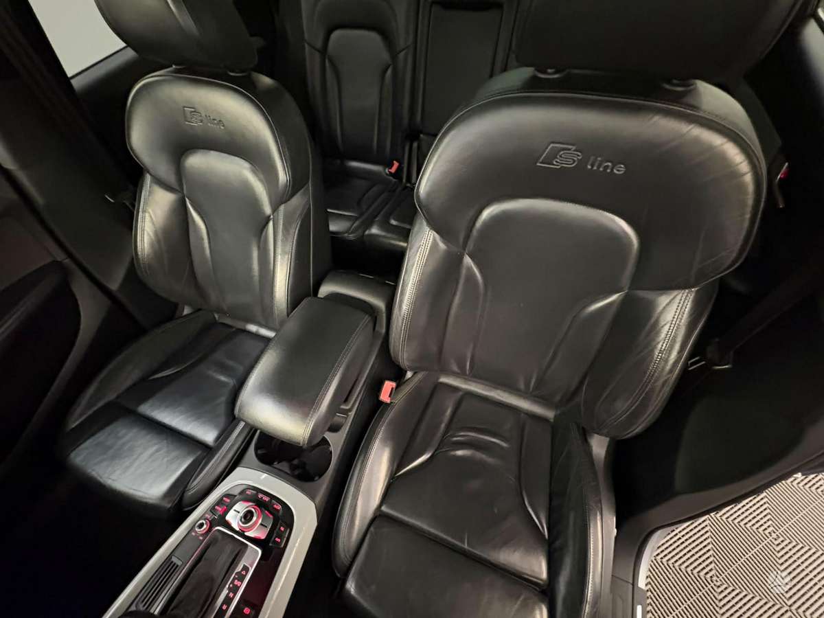 Audi Q5, 3.0 l., off-road / crossover