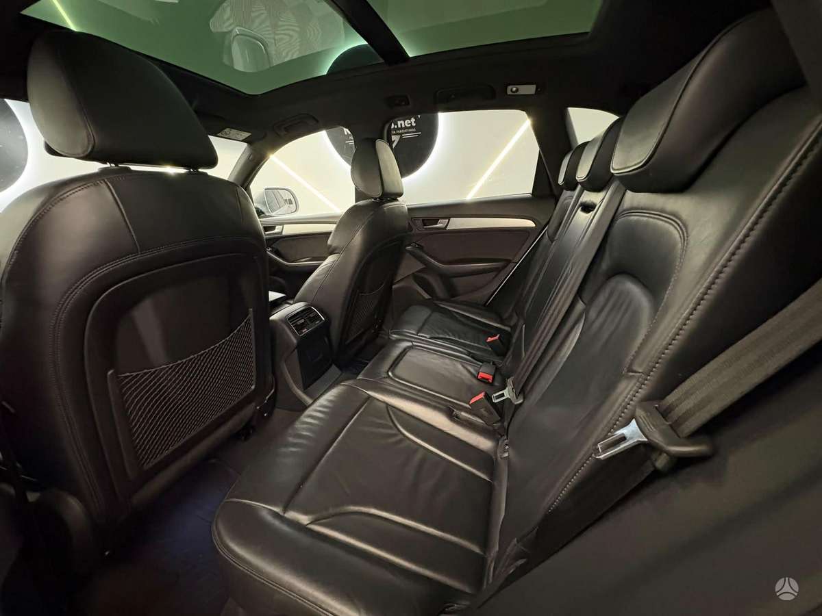 Audi Q5, 3.0 l., off-road / crossover