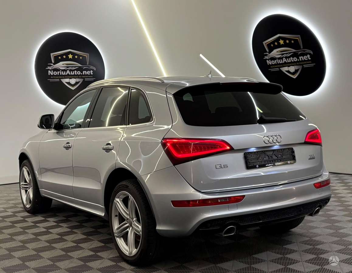 Audi Q5, 3.0 l., off-road / crossover