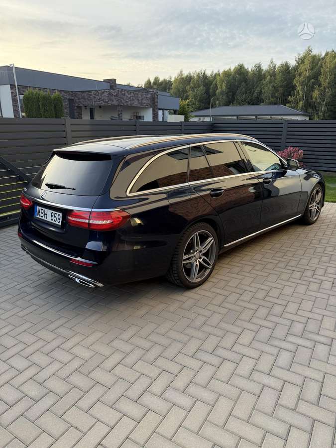 Mercedes-Benz E220, Универсал