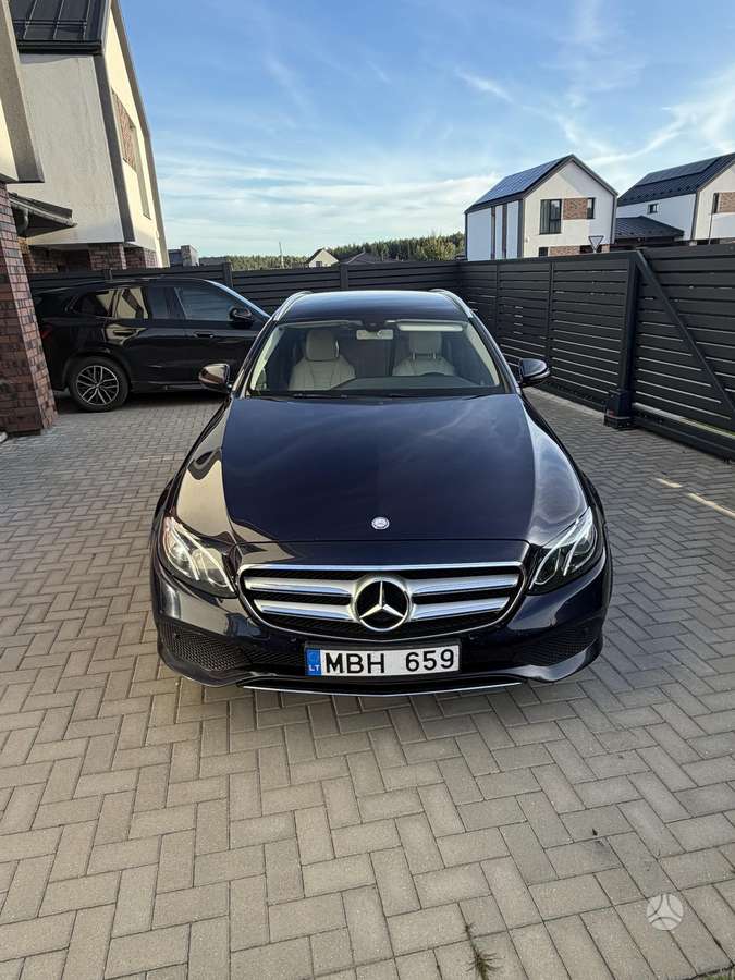 Mercedes-Benz E220, Универсал
