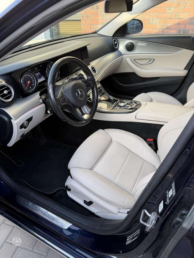 Mercedes-Benz E220, Универсал
