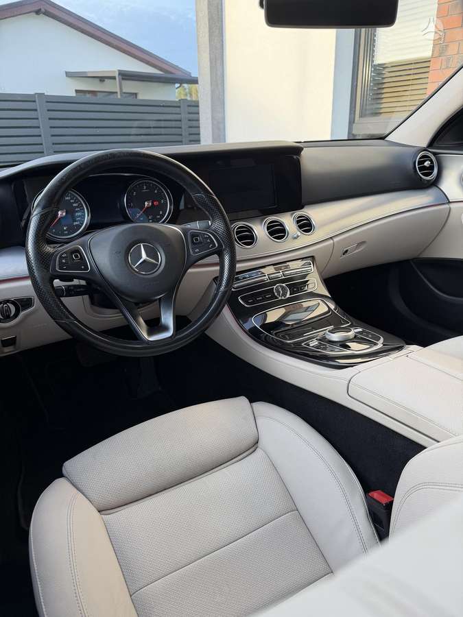Mercedes-Benz E220, Универсал