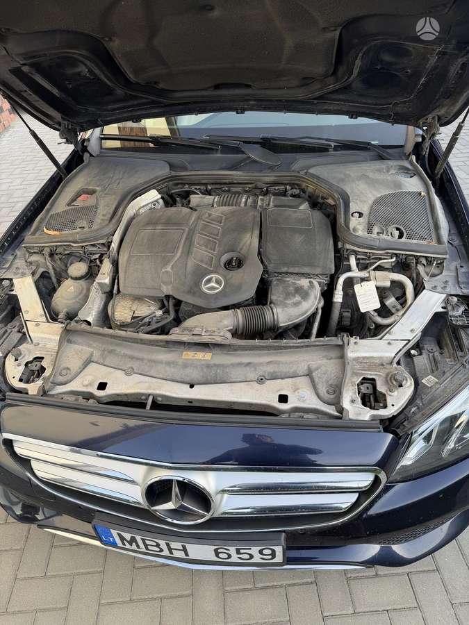 Mercedes-Benz E220, Универсал