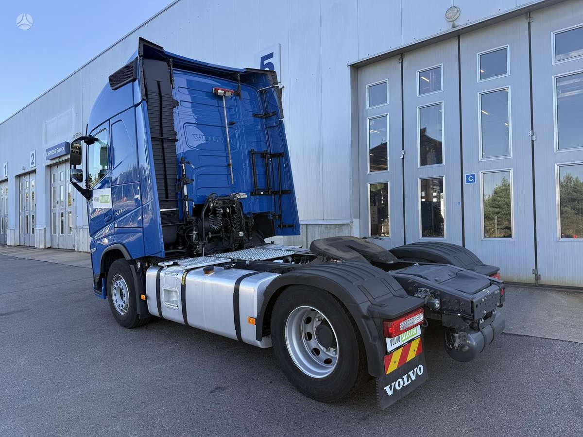 Volvo FH500TC Globetrotter, double sleeper