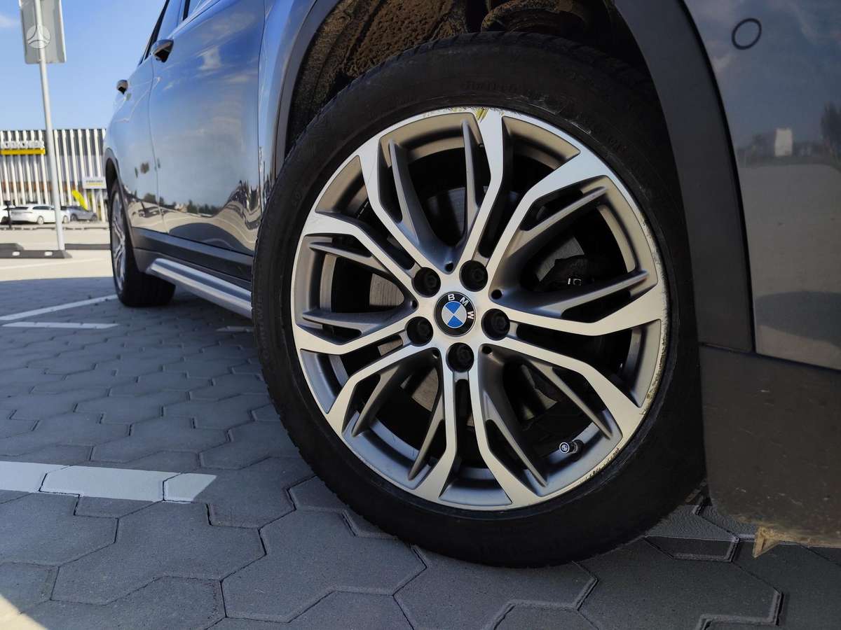 BMW X1, 2.0 l., Внедорожник / Кроссовер
