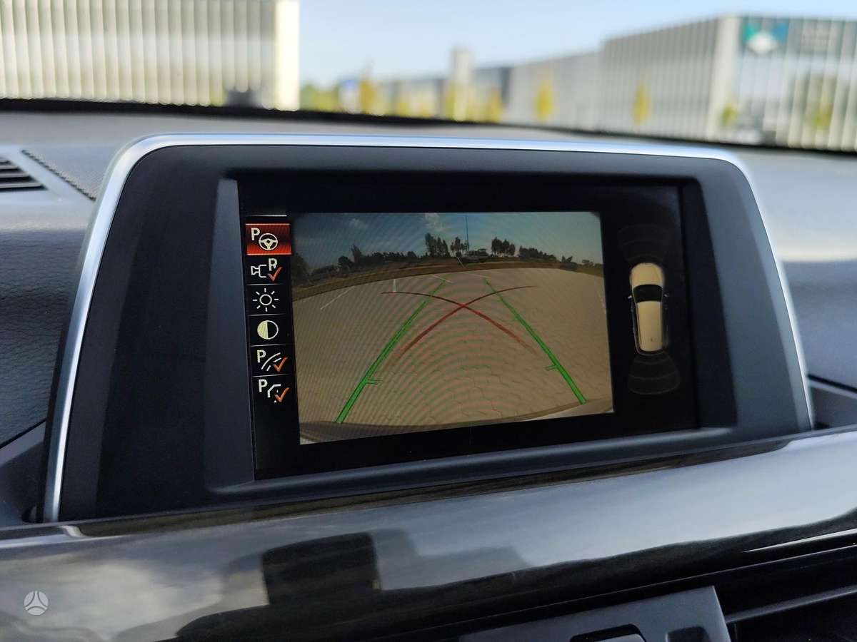 BMW X1, 2.0 l., off-road / crossover