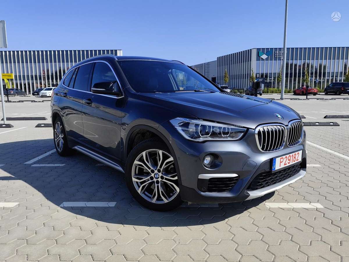BMW X1, 2.0 l., off-road / crossover