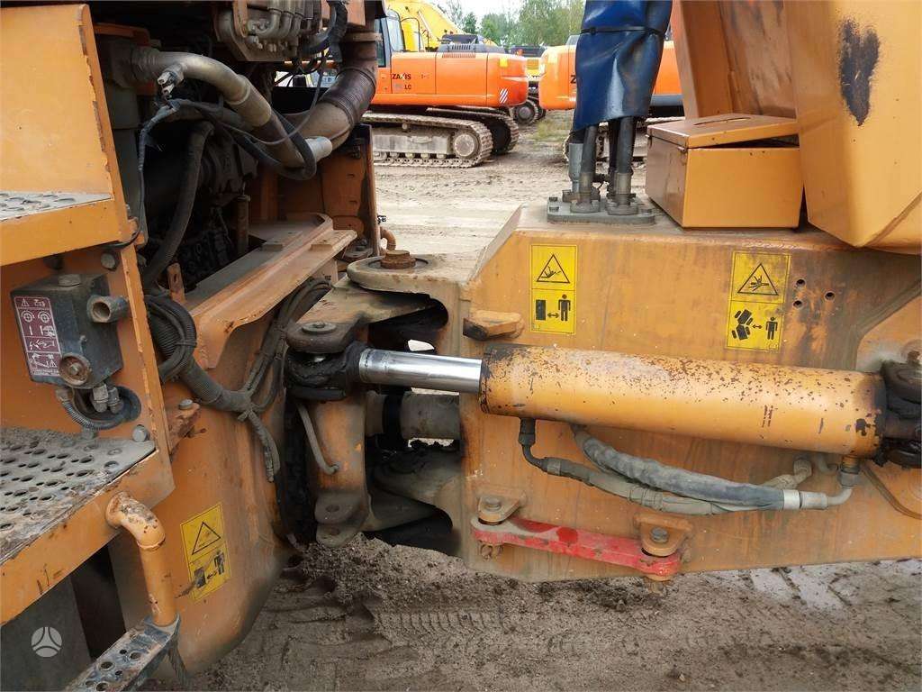 Case 330, dumpers / tippers