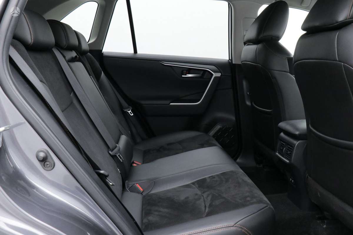 Toyota RAV4 - 10