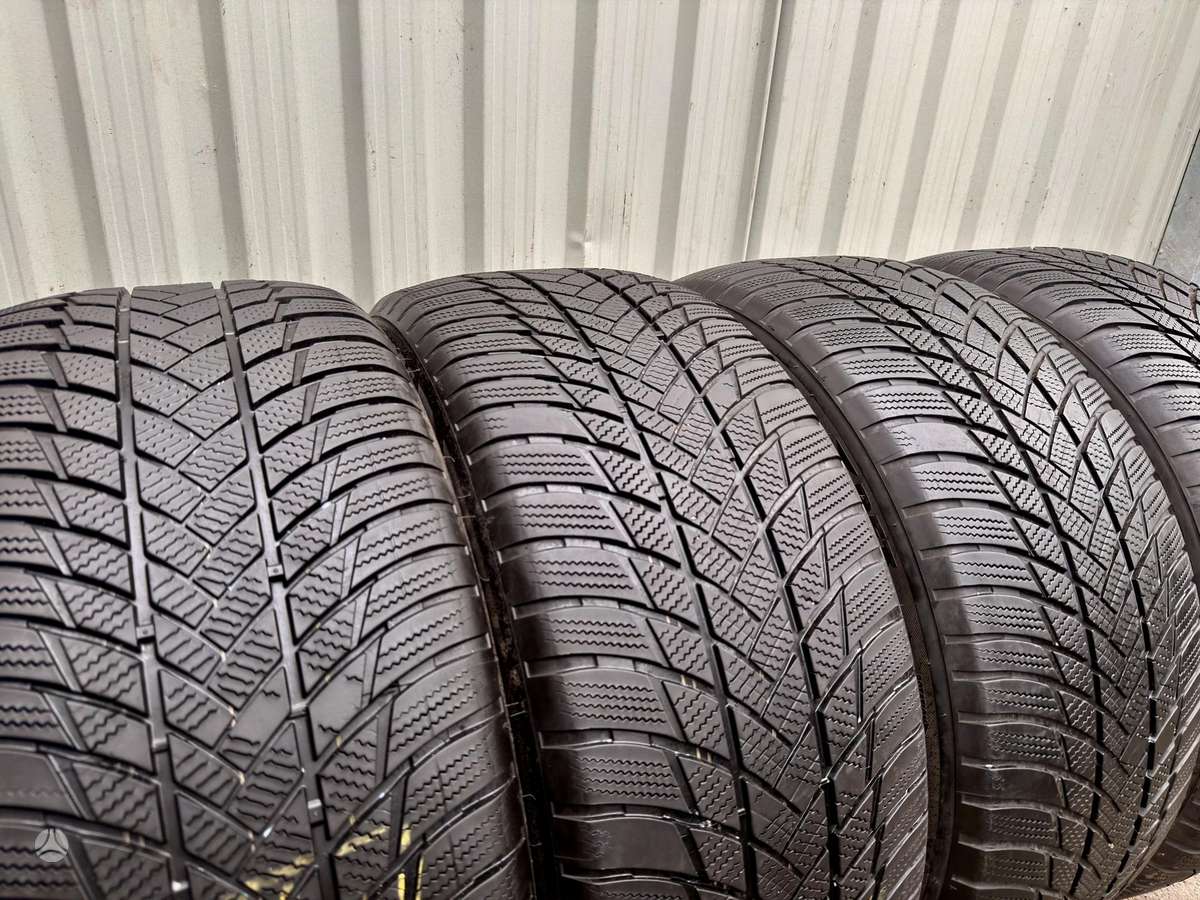 Bridgestone Blizzak lm001, winter 285/45 R21