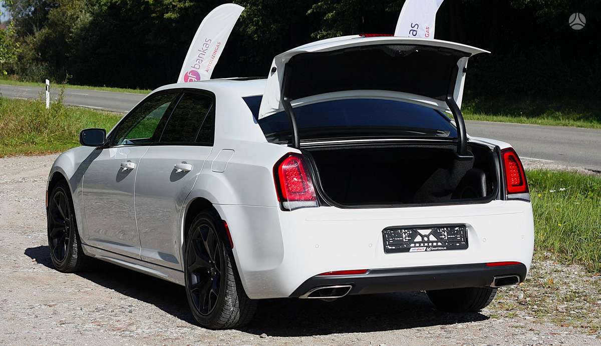 Chrysler 300, 3.6 l., Седан