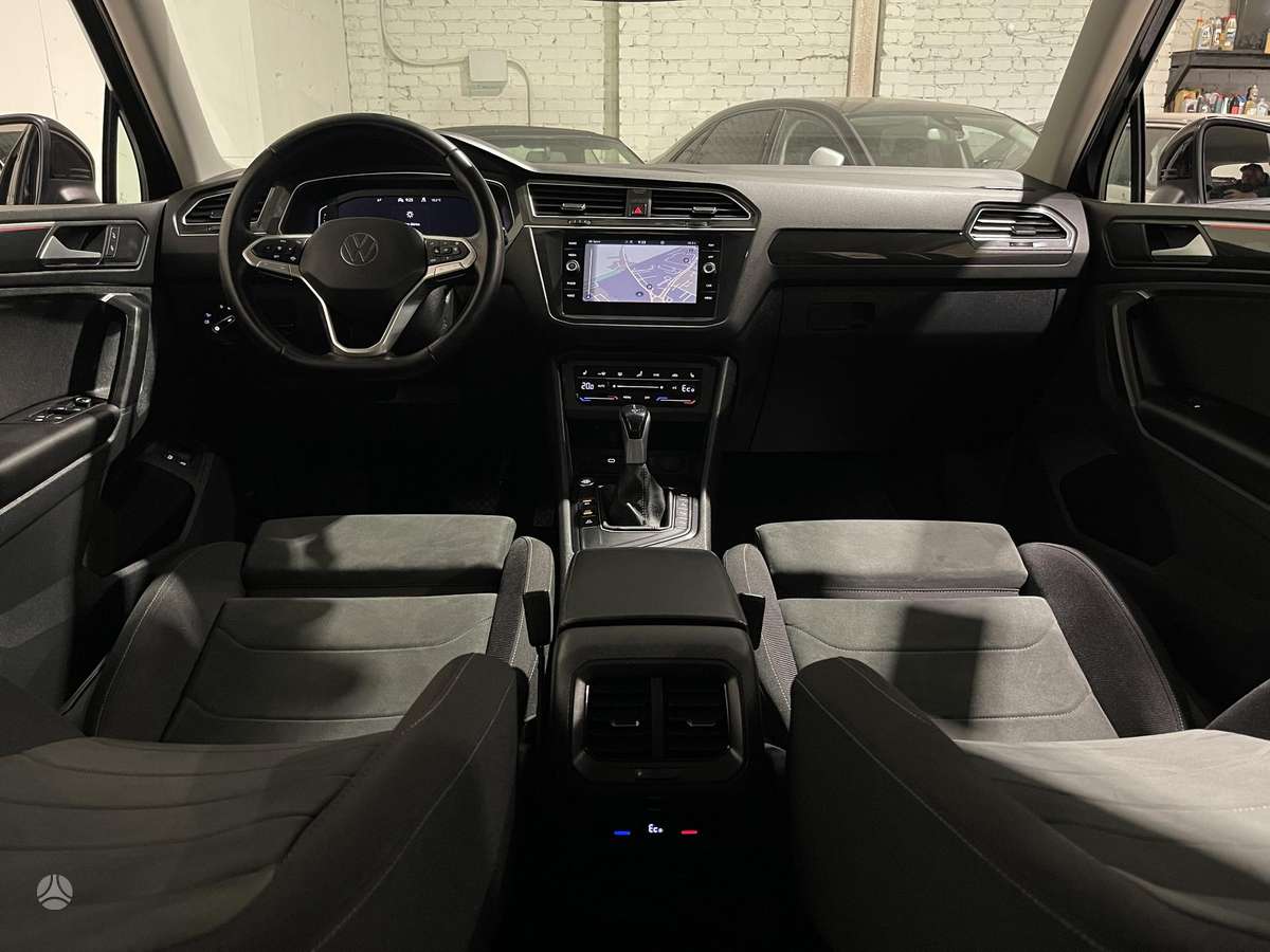 Volkswagen Tiguan - 10