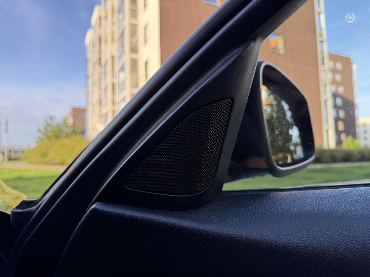 BMW 320, 2.0 l., Седан