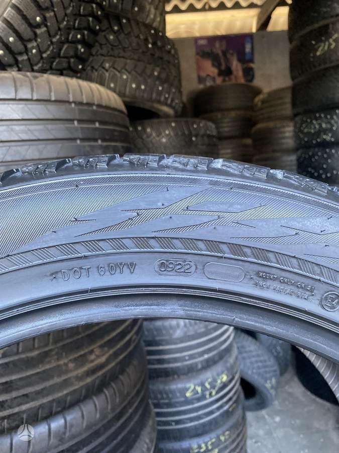 Nokian, žieminės 275/45 R21
