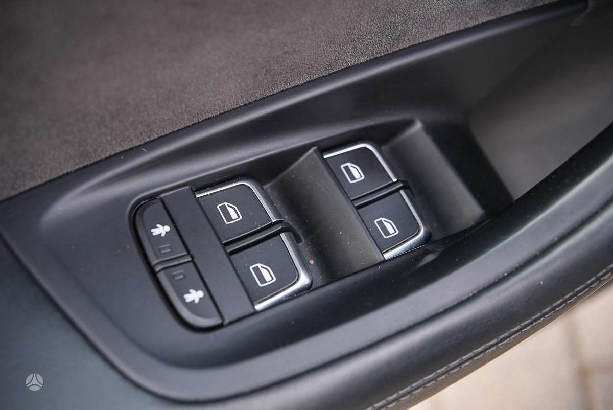 Audi A6, 3.0 l., sedanas