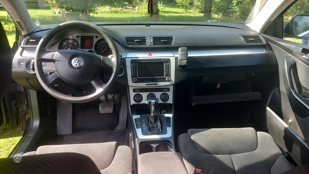 Volkswagen Passat - 2