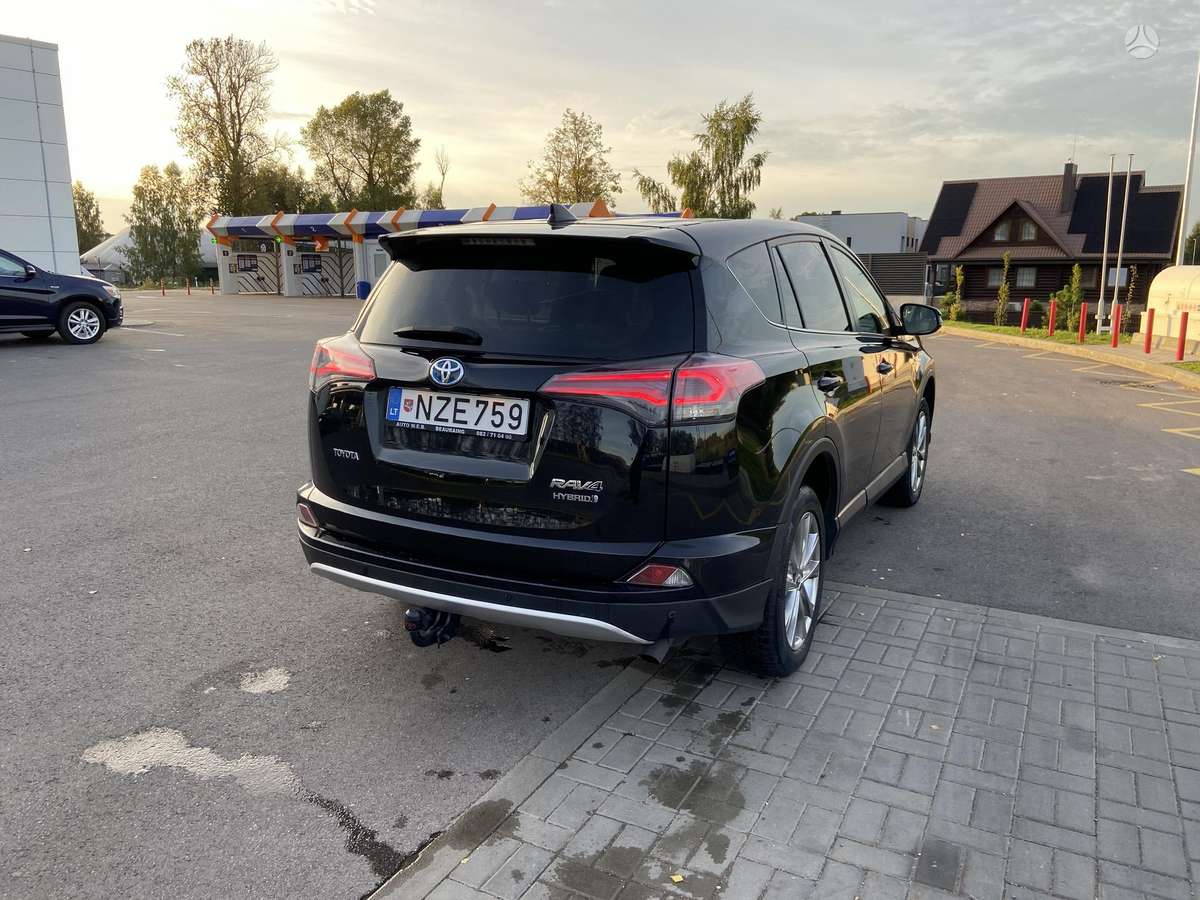 Toyota RAV4 - 8