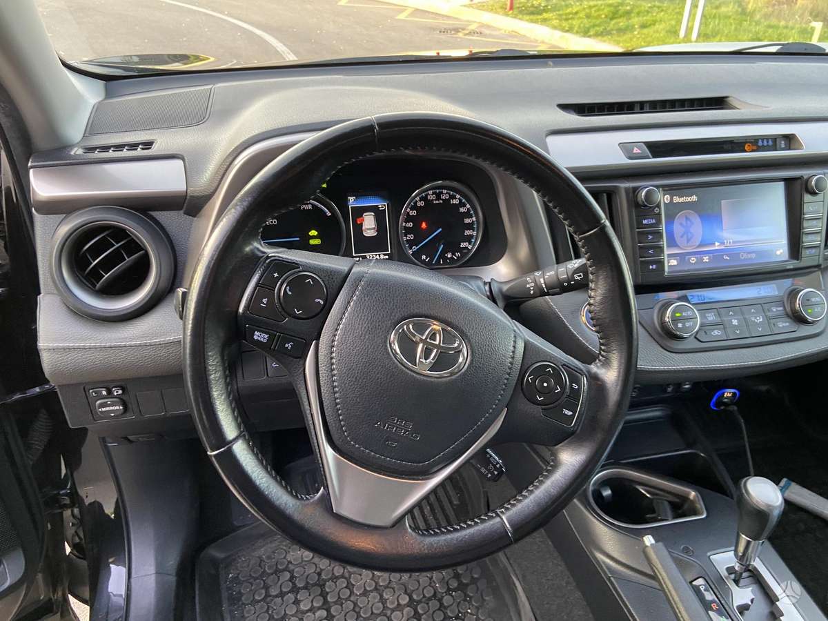 Toyota RAV4 - 10