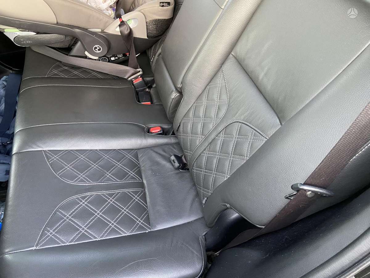 Toyota RAV4 - 11