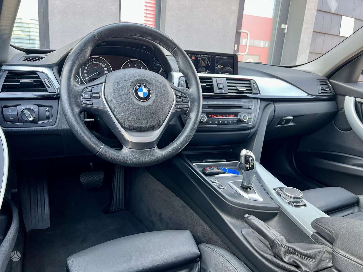 BMW 320, 2.0 l., Седан