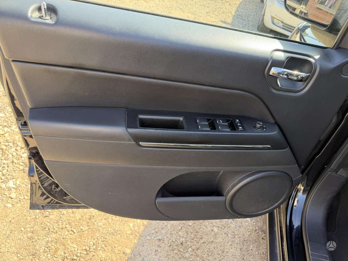 Jeep Compass, 2.1 l., off-road / crossover