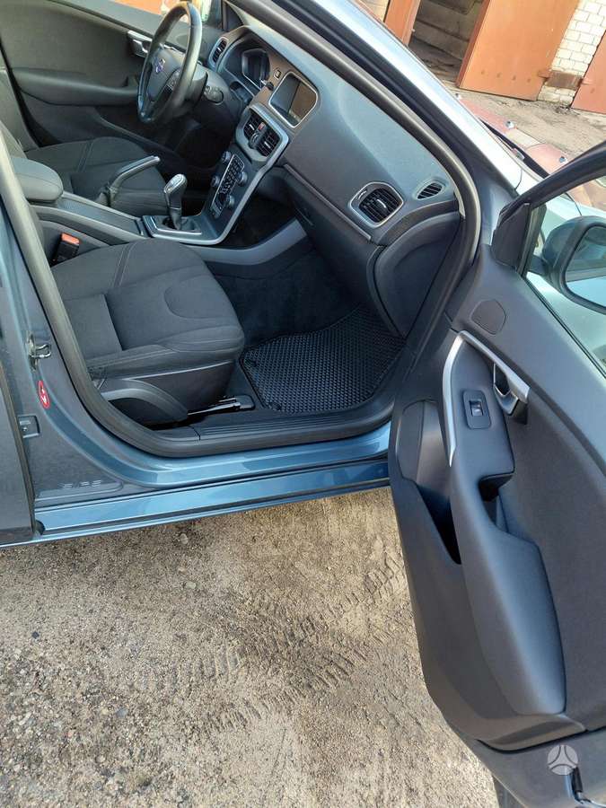 Volvo V40, 1.6 l., Хэтчбек