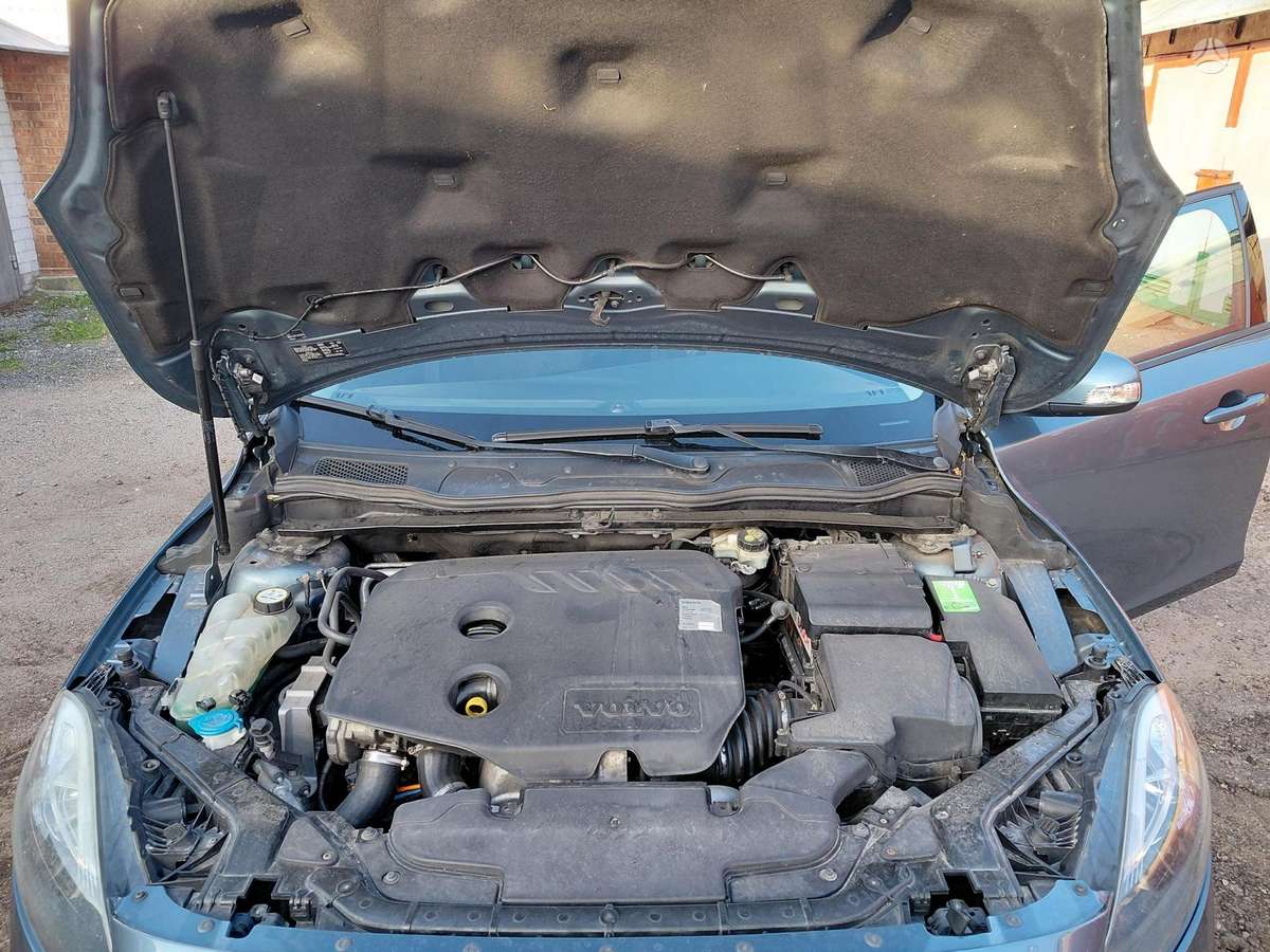 Volvo V40, 1.6 l., Хэтчбек