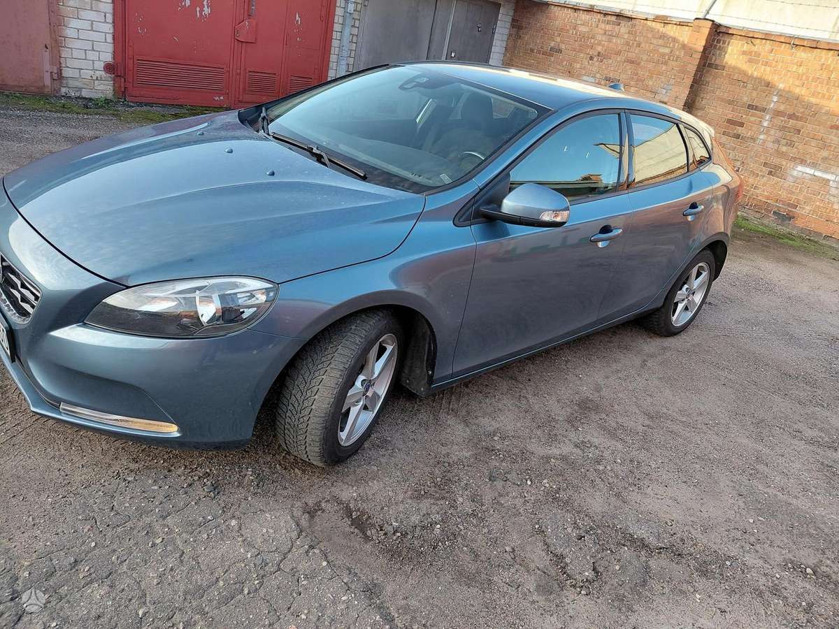 Volvo V40, 1.6 l., Хэтчбек