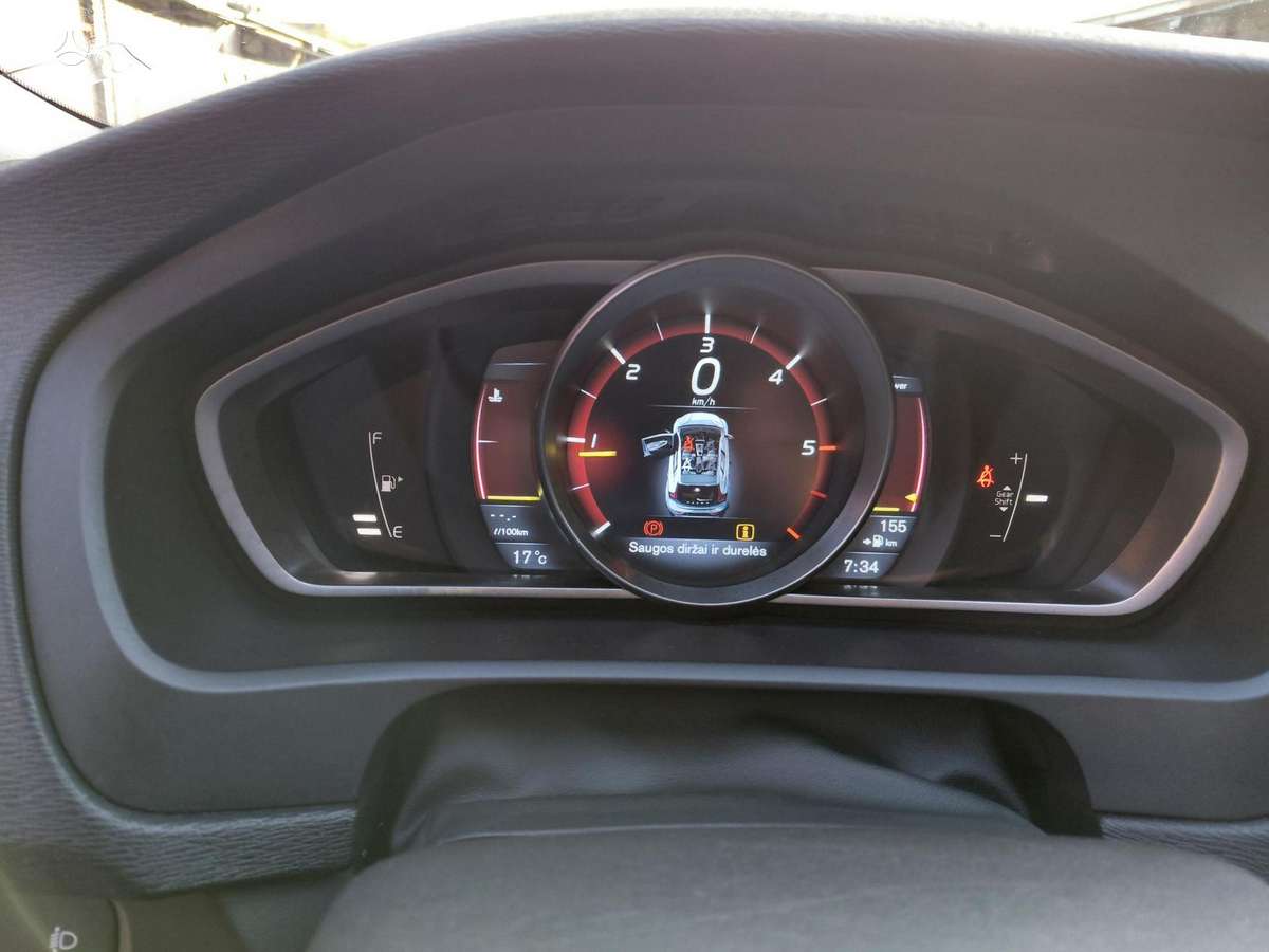 Volvo V40, 1.6 l., hatchback