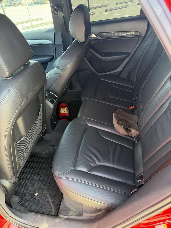 Audi Q3, 2.0 l., Внедорожник / Кроссовер