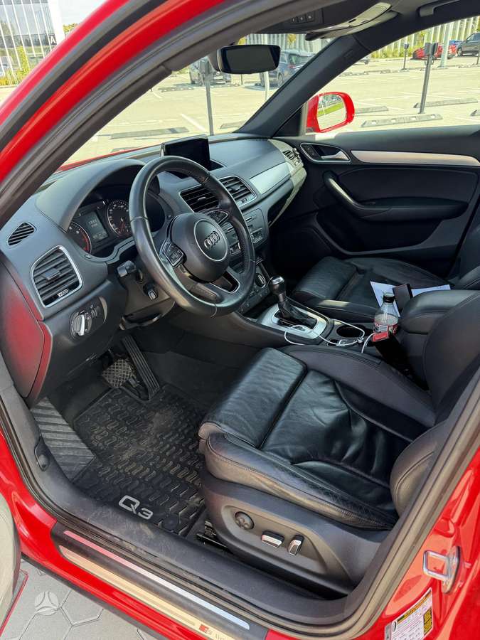 Audi Q3, 2.0 l., Внедорожник / Кроссовер