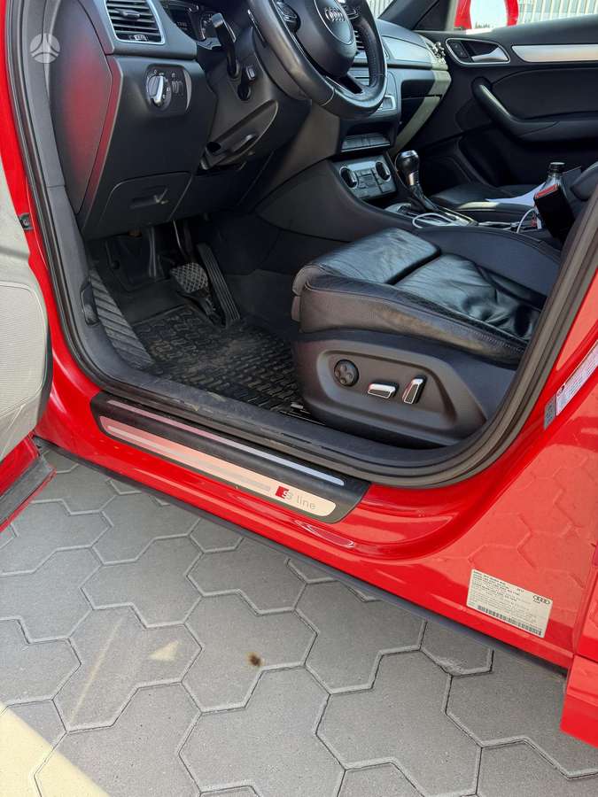 Audi Q3, 2.0 l., Внедорожник / Кроссовер