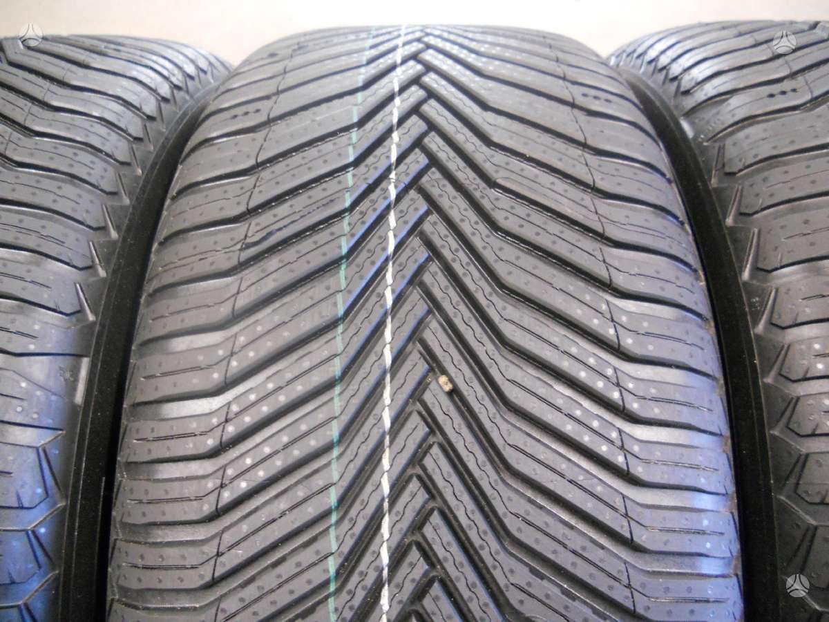 Michelin 2+2 Climate2+Climate+*, всесезонные 235/40 R19
