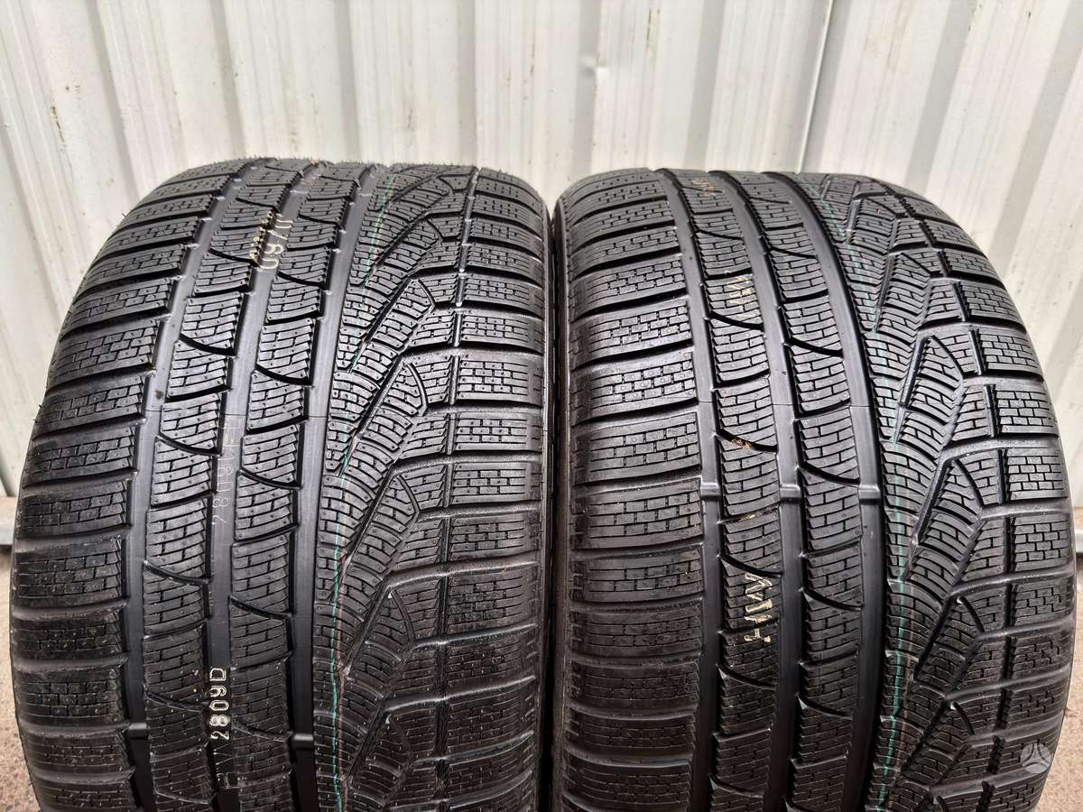 Pirelli Winter 240 series 2, winter 285/35 R19