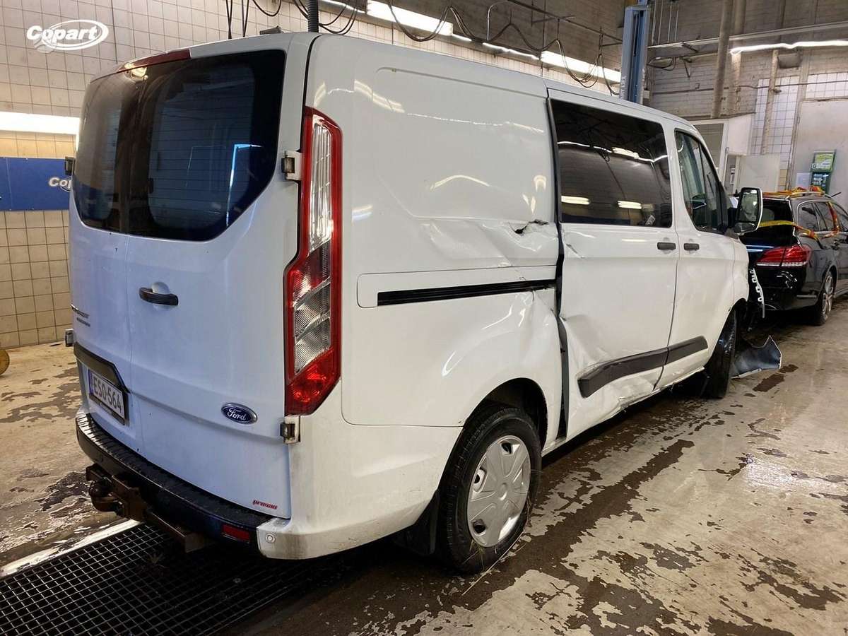 Ford Transit Custom dalimis