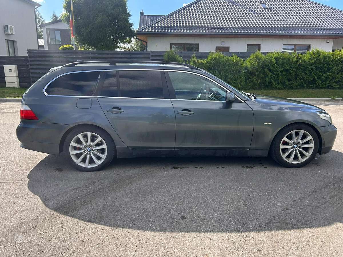 BMW 525, 2.5 l., Универсал