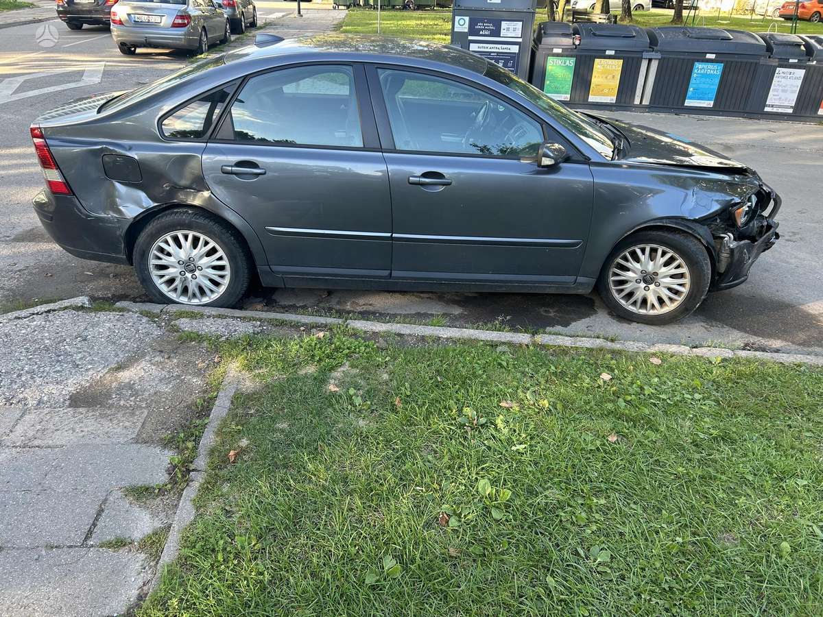 Volvo S40, universalas
