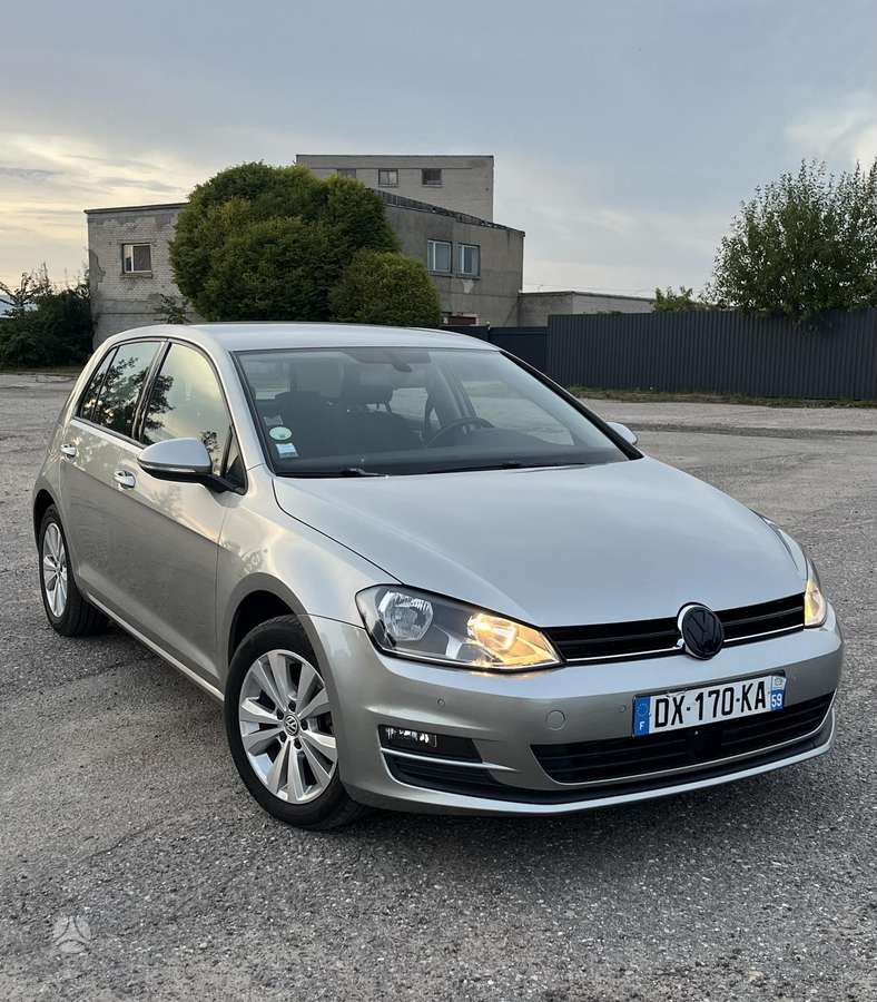 Volkswagen Golf - 1